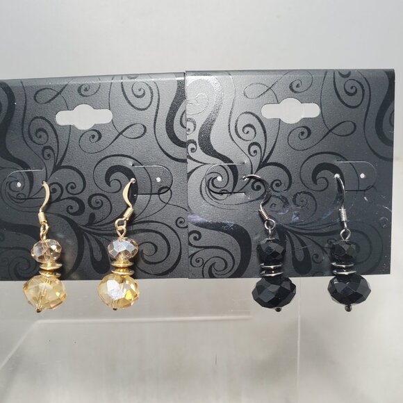 Inter-American set features three pairs of elegant dangle earrings - Picture 3 of 14